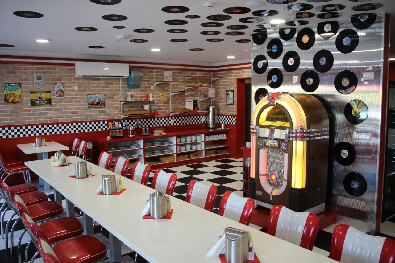 Jukebox Hotel Znojmo Extérieur photo
